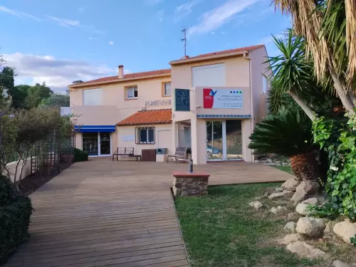 <b>DE LA CÔTE DE VERMEILLE</b><BR>ZA De La Rectorie<BR>66650, Banyuls-sur-Mer